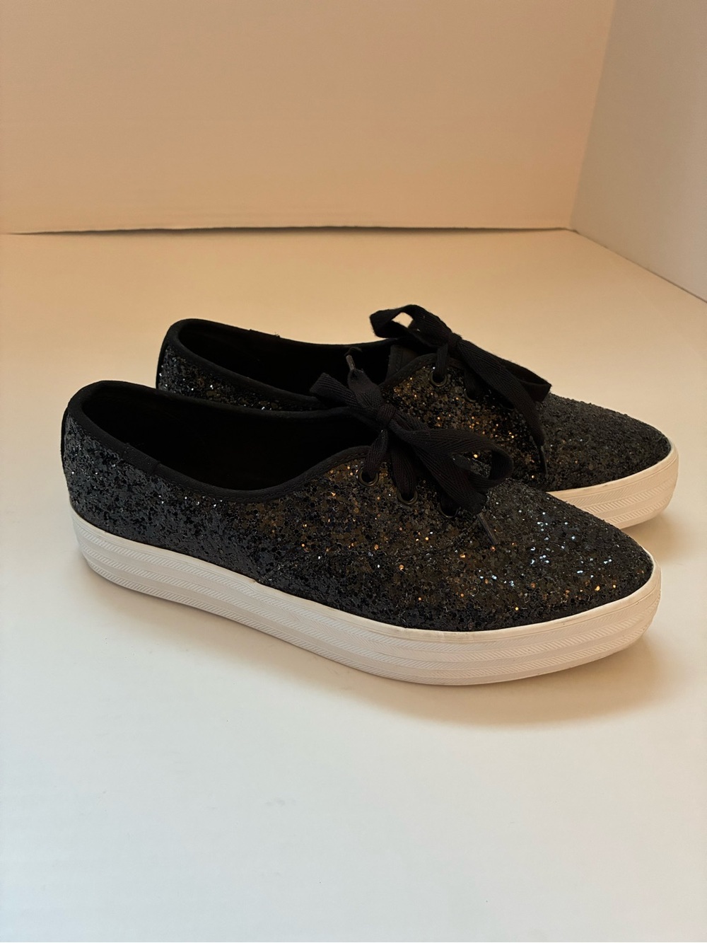 Women’s KEDS Sparkly Sneakers 8.5